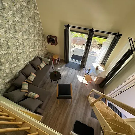 Dağ evi Tinyhouse With A Waterfall View *