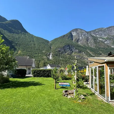 Tinyhouse With A Waterfall View *