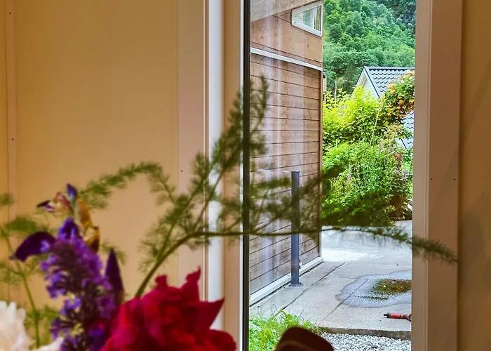 Tinyhouse With A Waterfall View Flåm