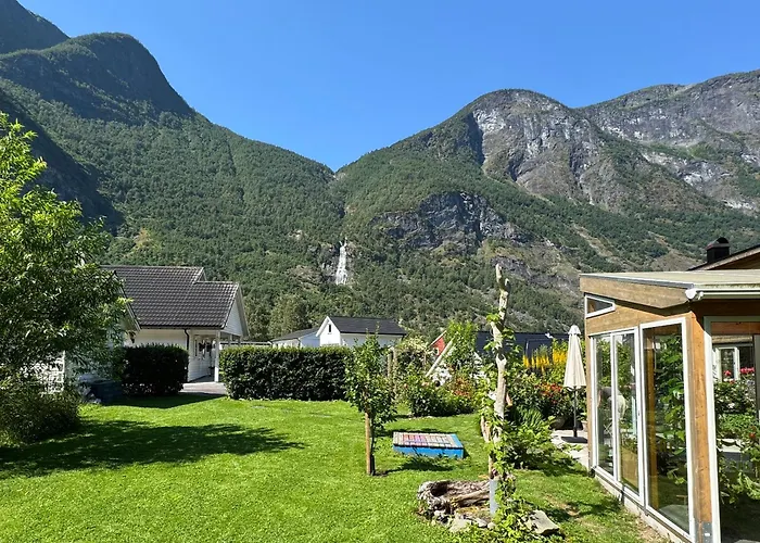 Tinyhouse With A Waterfall View *